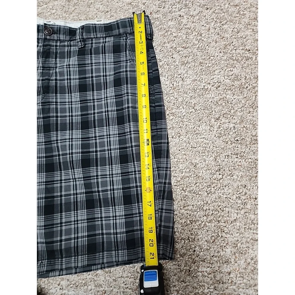 Eddie Bauer Legend Wash 38x10 Gray Black Plaid Chino Shorts 100%‎ Cotton